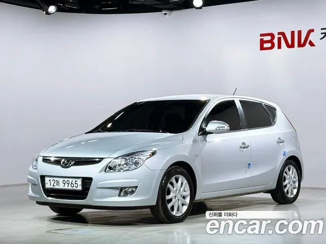 Hyundai i30 2009 thumb 11