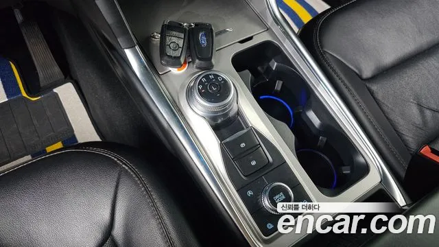 Ford Explorer 2021 thumb 9
