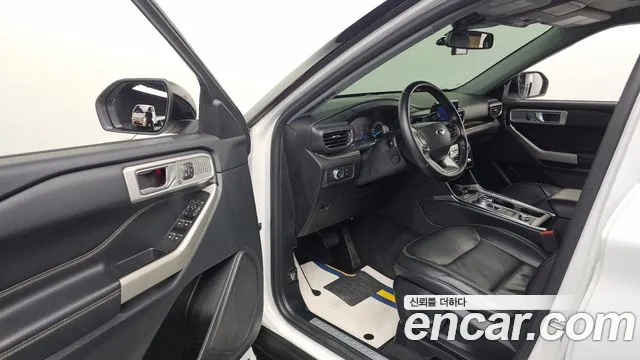 Ford Explorer 2021 thumb 10