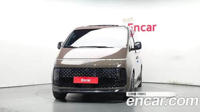 Hyundai Staria 2025 thumb 3