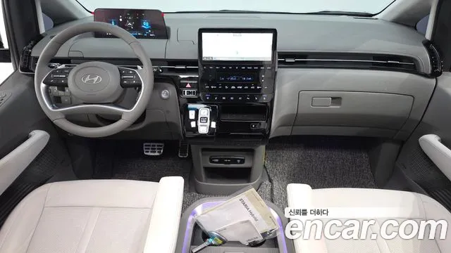 Hyundai Staria 2025 thumb 7