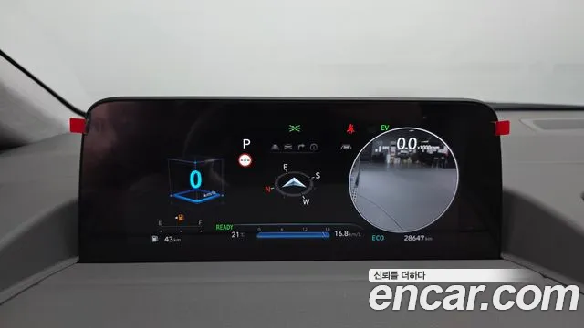 Hyundai Staria 2025 thumb 8