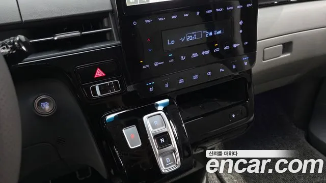 Hyundai Staria 2025 thumb 9