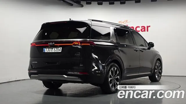Kia Carnival 2023 thumb 2