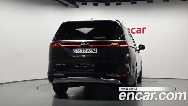 Kia Carnival 2023 thumb 4