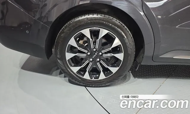 Kia Carnival 2023 thumb 5
