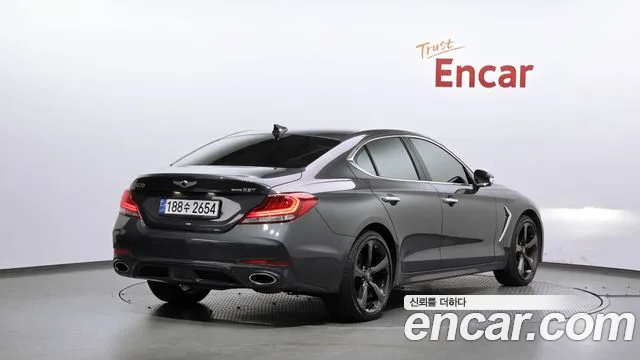 Genesis G70 2020 thumb 2