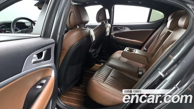 Genesis G70 2020 thumb 11