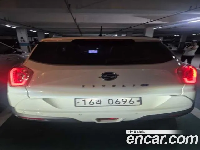 KG_Mobility_Ssangyong TIBOLI 2015 thumb 2