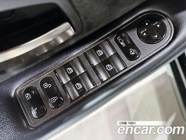 KG_Mobility_Ssangyong Chairman 2014 thumb 7