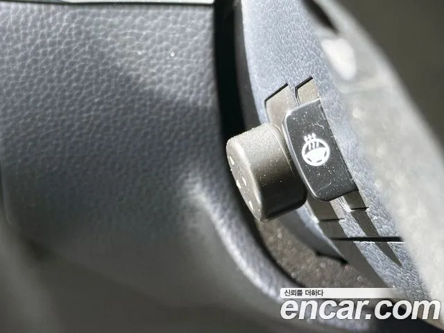 KG_Mobility_Ssangyong Chairman 2014 thumb 9