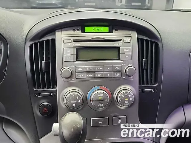 Hyundai Starex 2011 thumb 10
