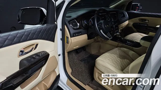 Kia Carnival 2020 thumb 9