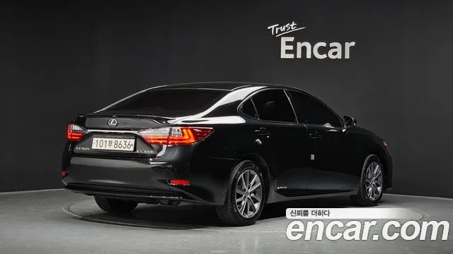 Lexus ES 2018 thumb 2