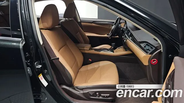 Lexus ES 2018 thumb 12