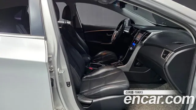Hyundai i30 2012 thumb 11