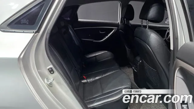 Hyundai i30 2012 thumb 12