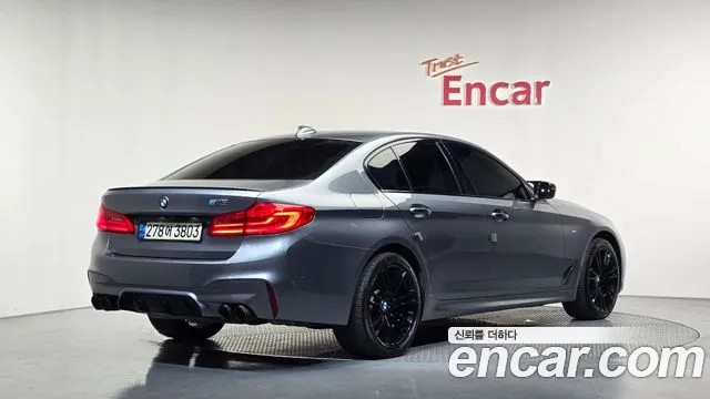 BMW 5-Series 2017 thumb 2