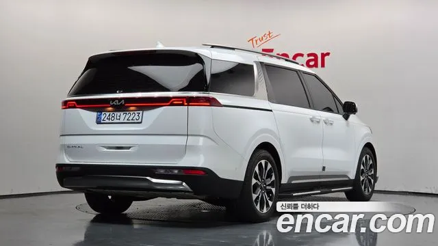 Kia Carnival 2021 thumb 2