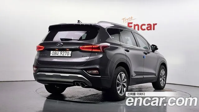 Hyundai Santa Fe 2018 thumb 2