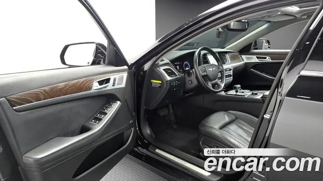 Genesis G80 2018 thumb 10