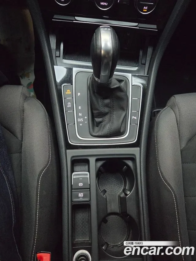Volkswagen Golf Sportsvan 2016 thumb 9
