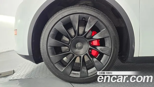 Tesla Model Y 2022 thumb 4