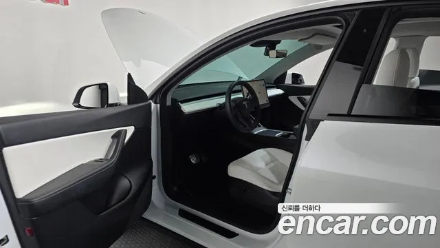 Tesla Model Y 2022 thumb 9