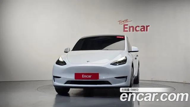 Tesla Model Y 2024 thumb 2