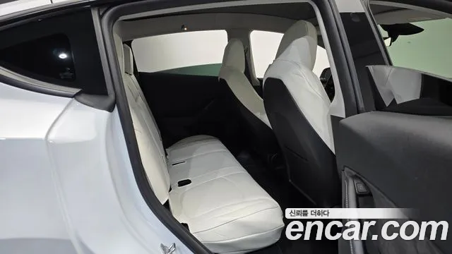 Tesla Model Y 2024 thumb 10