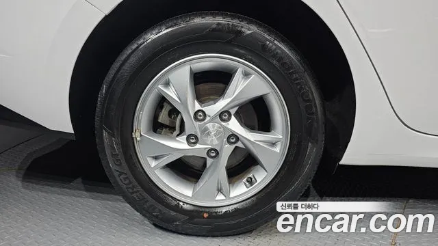 Hyundai Avante 2020 thumb 5