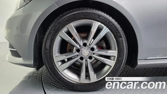 Mercedes-Benz E-Класс 2015 thumb 5