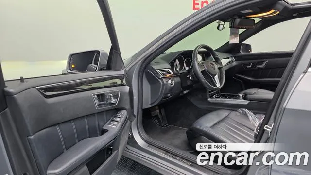 Mercedes-Benz E-Класс 2015 thumb 10