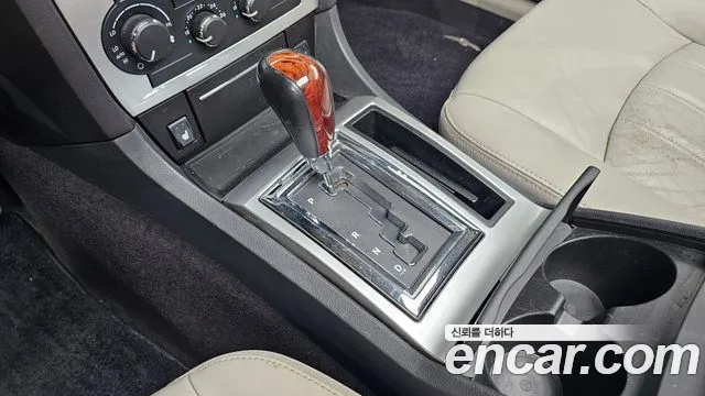 Chrysler 300C 2006 thumb 9