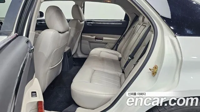 Chrysler 300C 2006 thumb 11