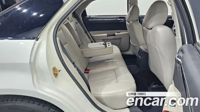 Chrysler 300C 2006 thumb 12