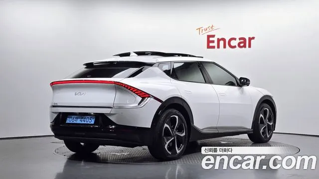 Kia EV6 2021 thumb 2