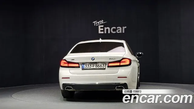BMW 5-Series 2020 thumb 4