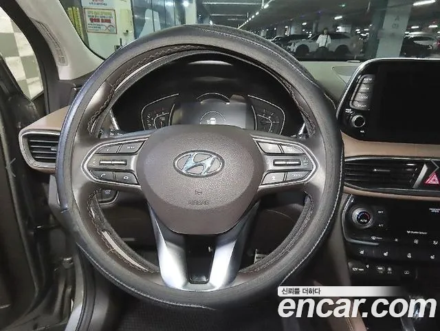 Hyundai Santa Fe 2018 thumb 8