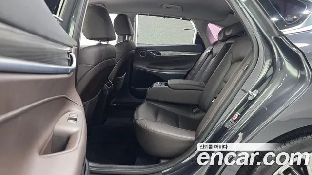 Hyundai Grandeur 2017 thumb 12