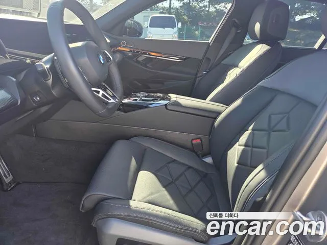BMW 5-Series 2026 thumb 5