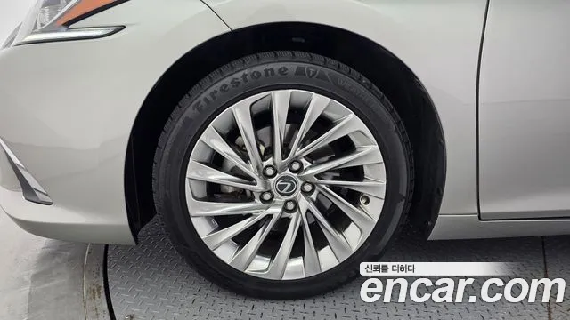 Lexus ES 2022 thumb 5