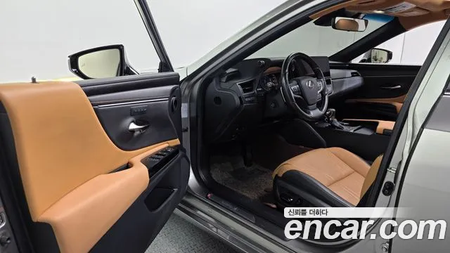 Lexus ES 2022 thumb 10