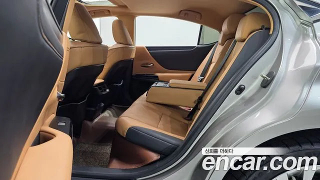 Lexus ES 2022 thumb 12