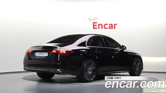 Mercedes-Benz E-Класс 2026 thumb 2