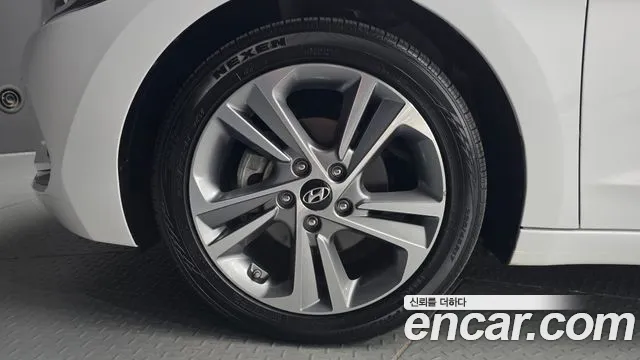 Hyundai Avante 2016 thumb 5