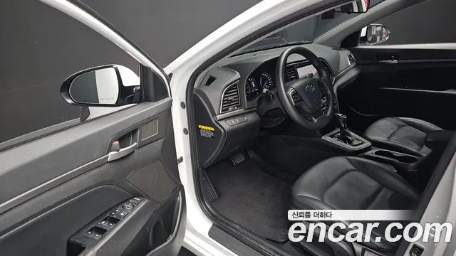 Hyundai Avante 2016 thumb 10