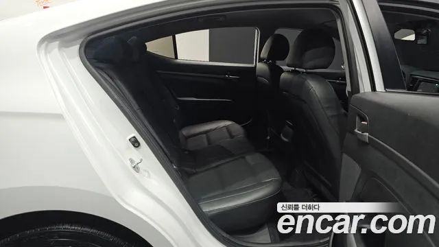 Hyundai Avante 2016 thumb 11