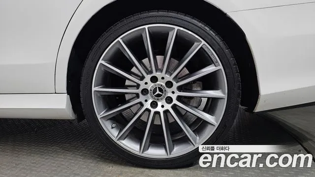 Mercedes-Benz E-Класс 2021 thumb 4