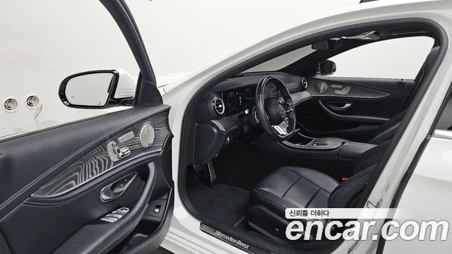 Mercedes-Benz E-Класс 2021 thumb 9